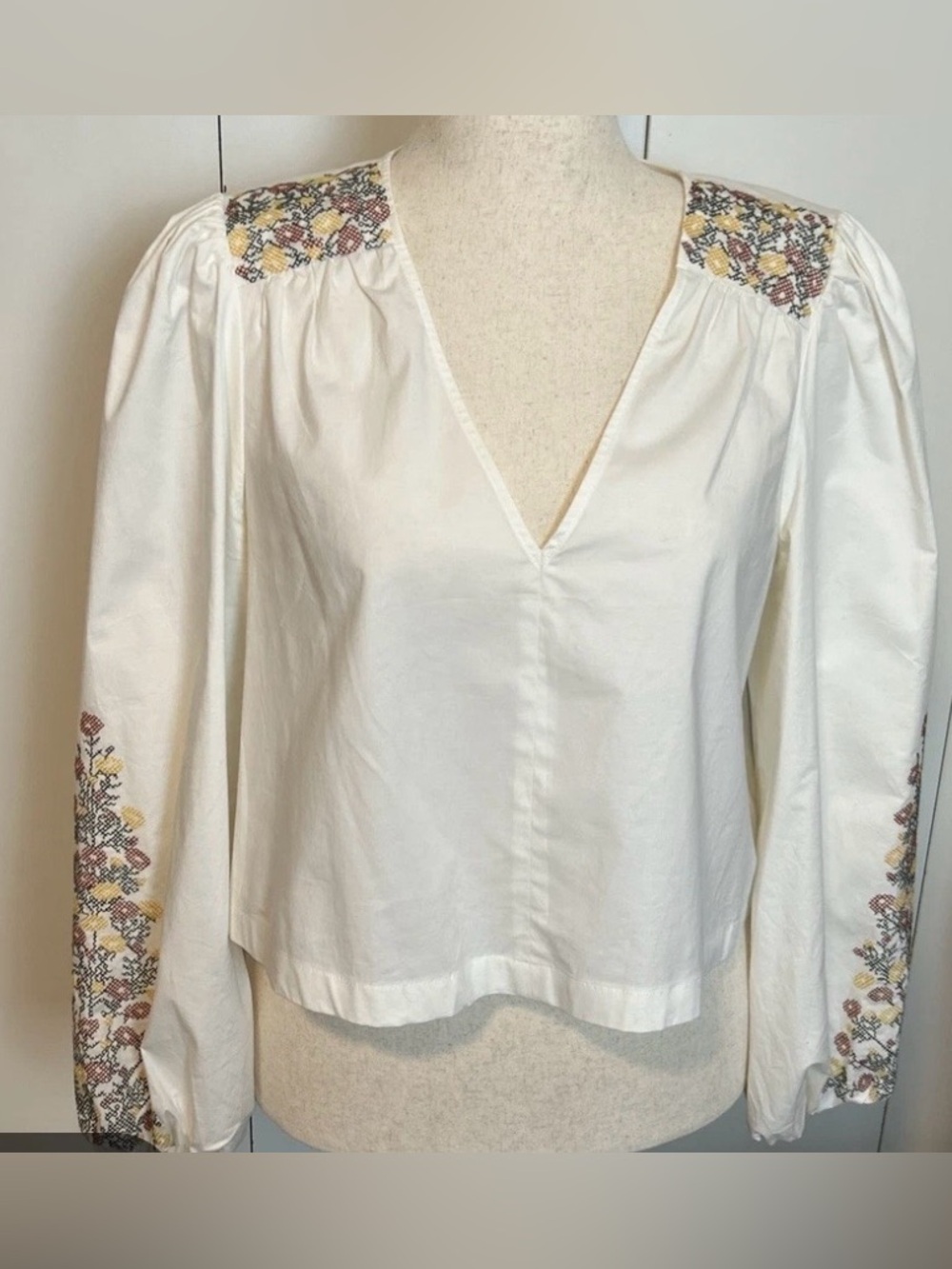 Chelsea & Violet White V-Neck Peasant Blouse with Multicolor Floral Embroidery